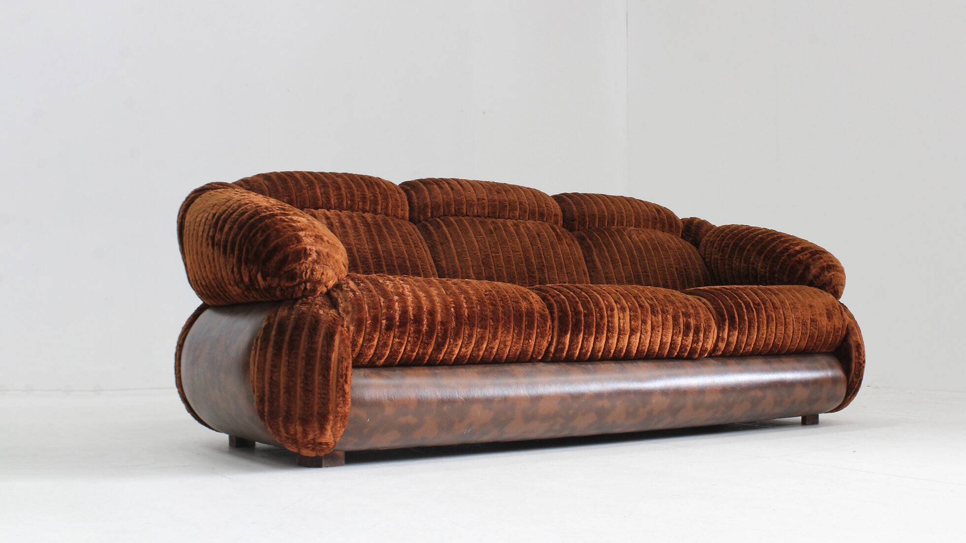 Vintage Italian 3 seater sofa velvet 1970s