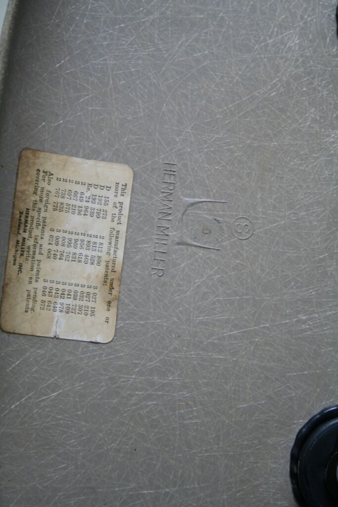 4 chairs DSW Navy Blue Eames Herman Miller vintage