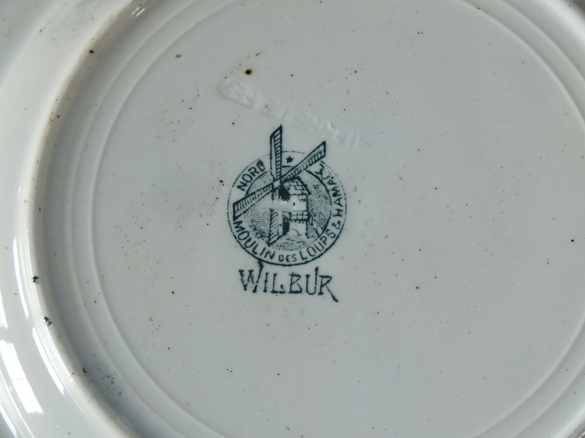 6 Flat plates in Iron Earth Moulin des Loups model Wilbur Lot 3