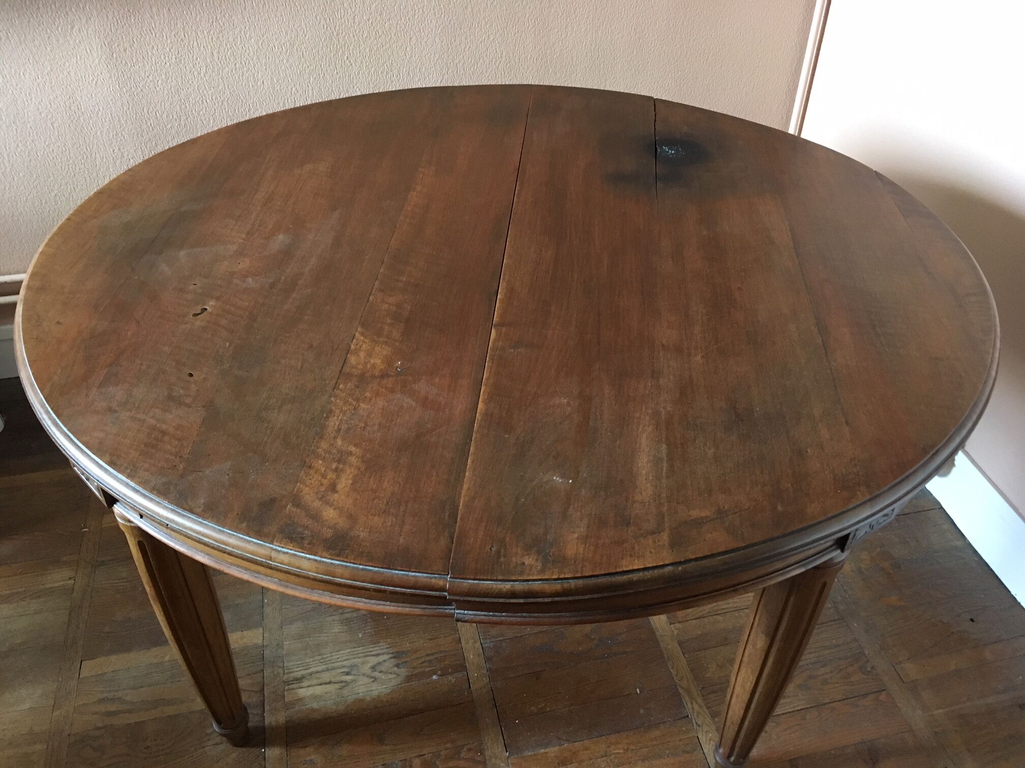 Louis XVI style round table with 3 extensions