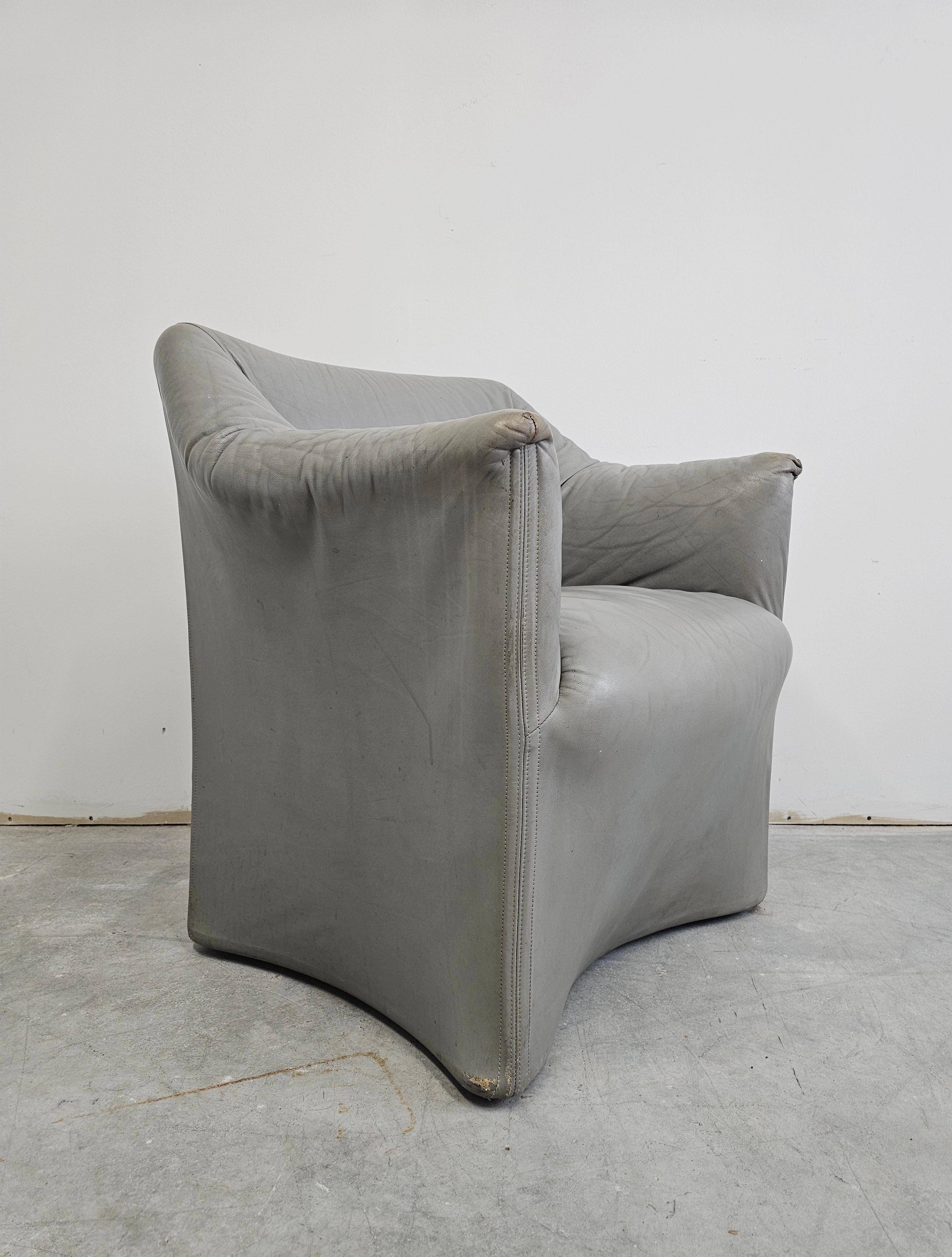 Postmodern leather armchairs Tentazione by Mario Bellini for Cassina.