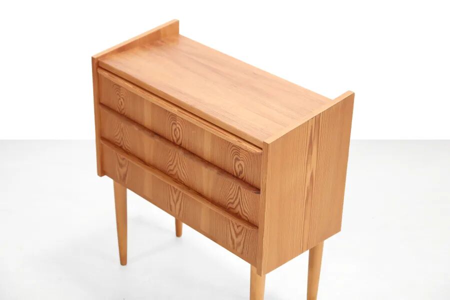 Commode en pin au design danois des années 1960
