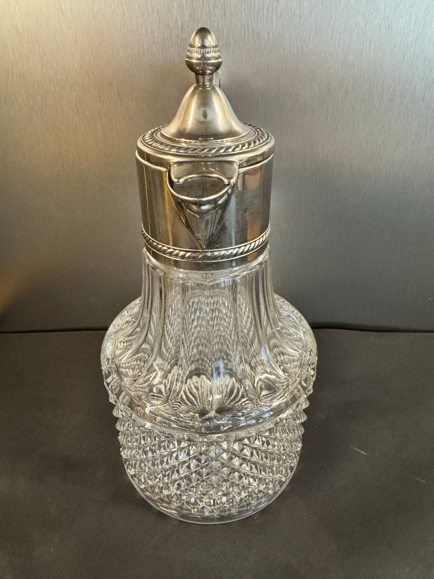 Carafe / decanter jug in moulded glass and silver-plated metal – Silver Pl