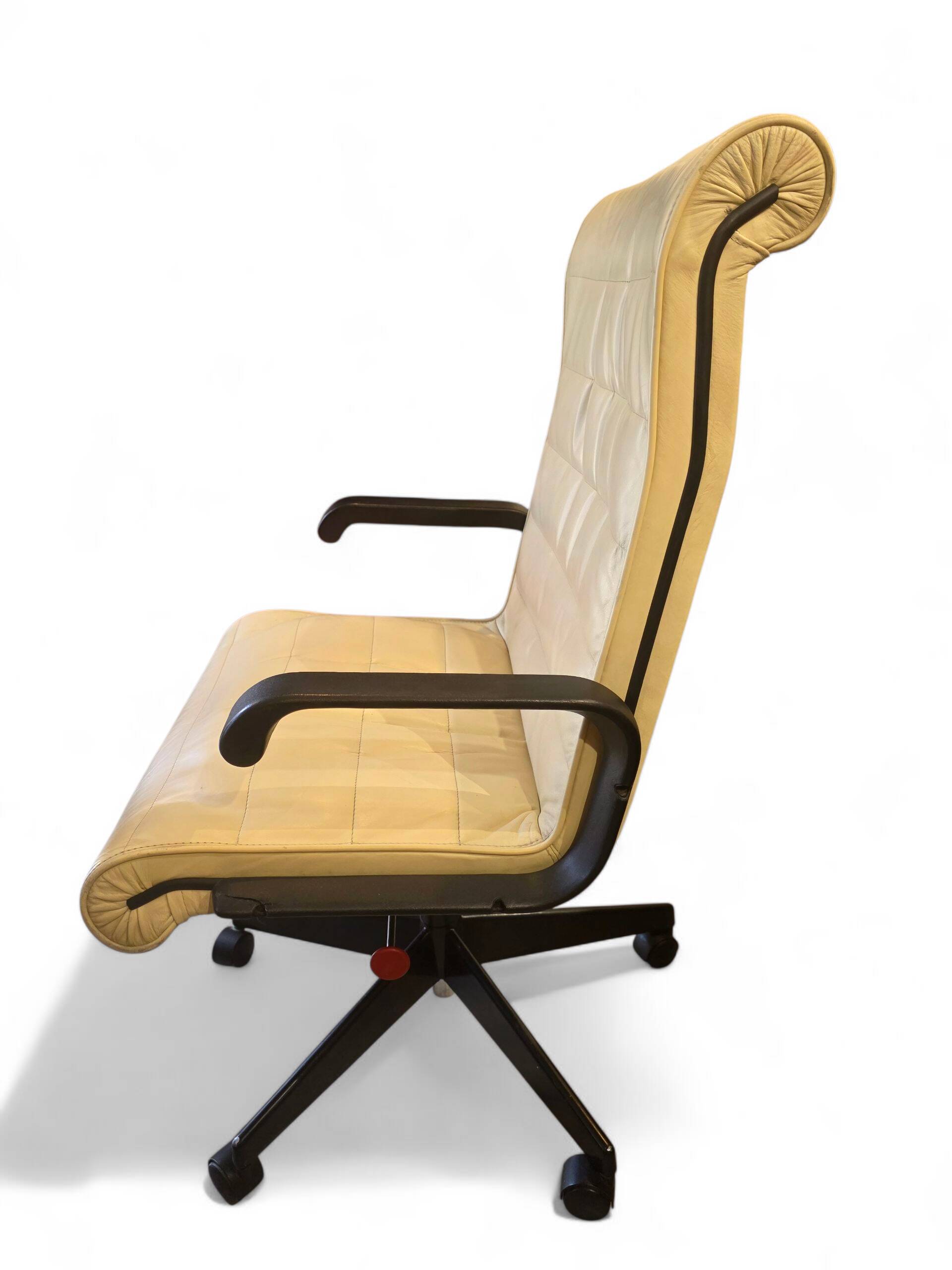 Office chair by Richard Sapper for Knoll — Circa 1980
