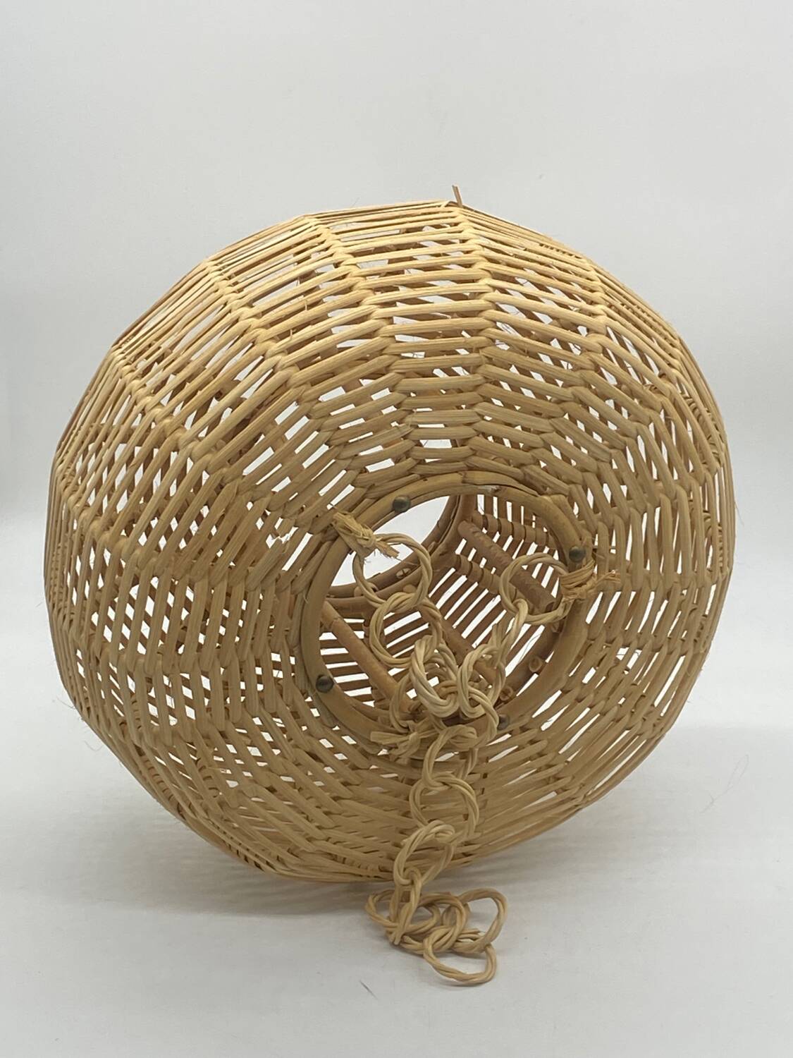 Pendant light / lamp in rattan / wicker / natural fibers, vintage