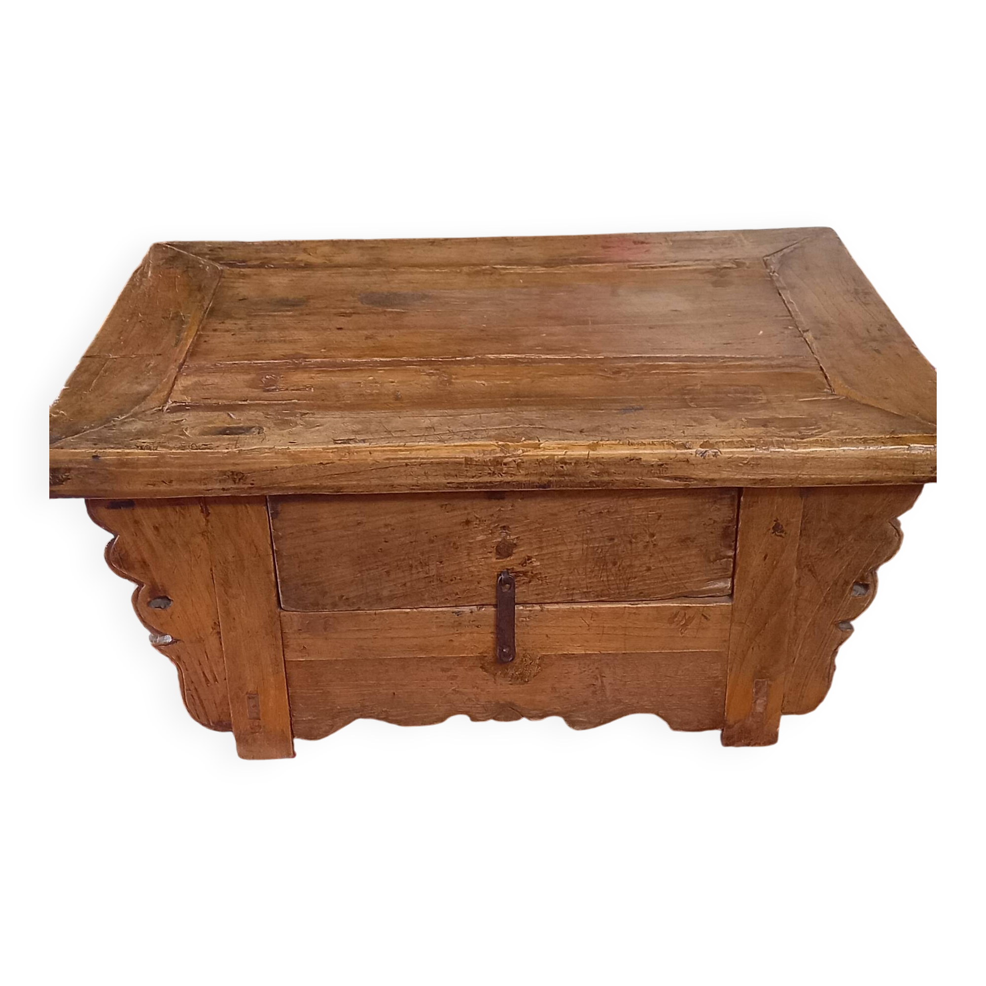 19th-century Chinese Kang coffee table in elm.
