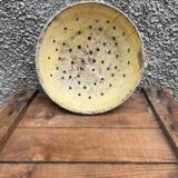 Assiette à faisselle auvergnate du 18 eme provencale