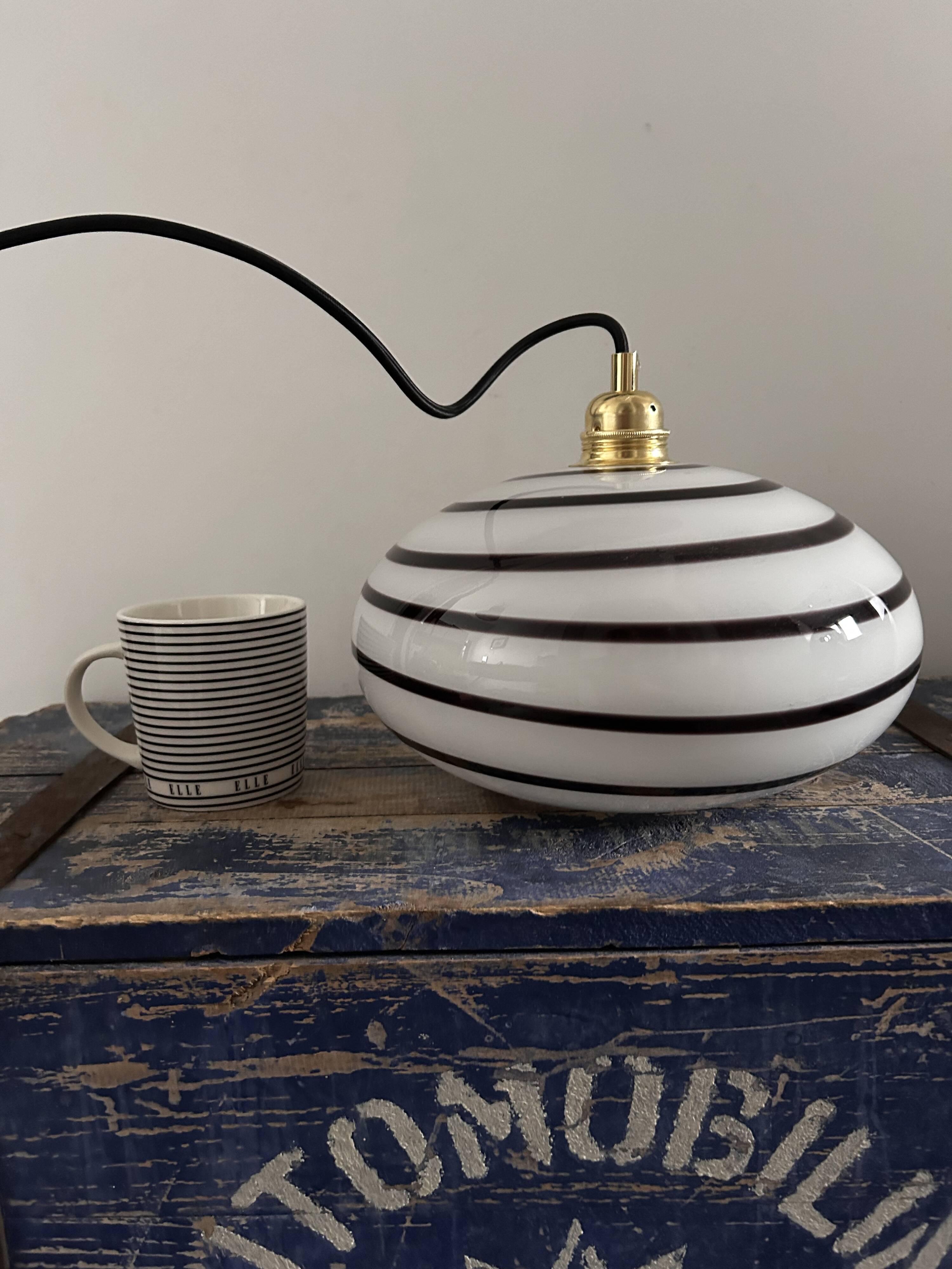 Spiral glass pendant light