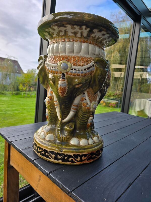 Table d'appoint éléphant en céramique