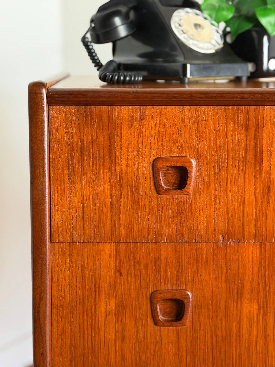 Vintage teak dressing table / chest of drawers – Scandinavian design, 1960s