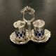 Duo salt shaker and pepper shaker 30s on display