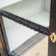 Vitrine antique, armoire suspendue, bois de pin, noir mat