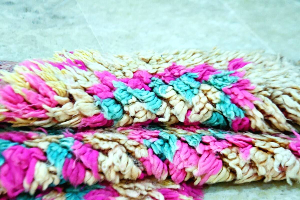 Moroccan Berber carpet hallway Boujaad vintage 280 x 75 cm