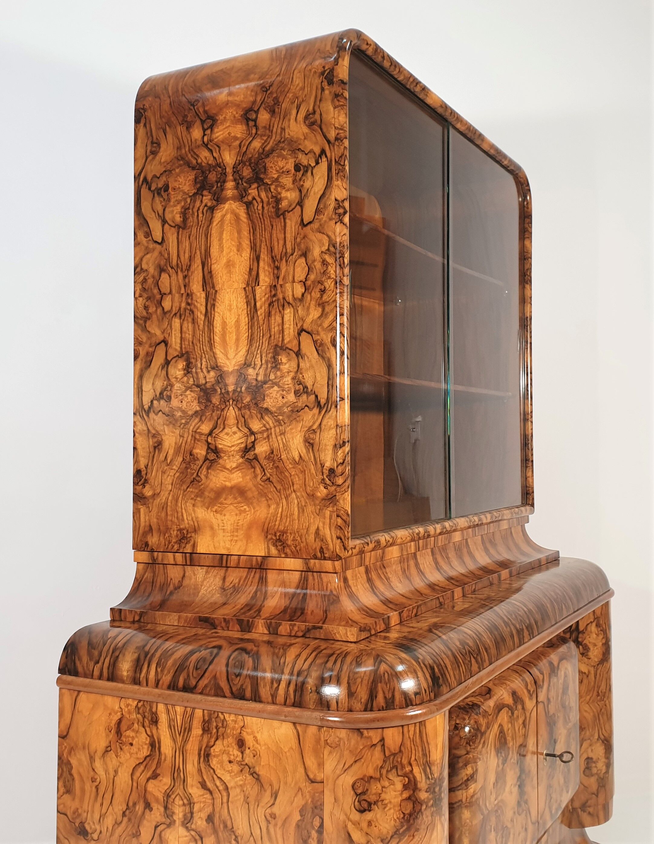 Art Deco chest of drawers1940s