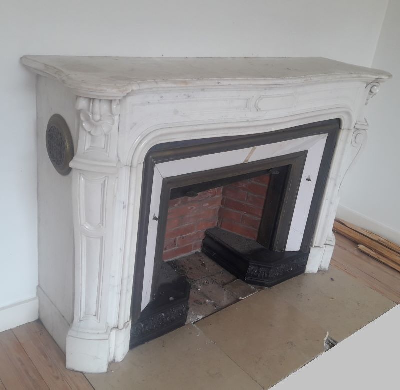 Fireplace XIX ° marble louis XV style with narrowed and floor slabs