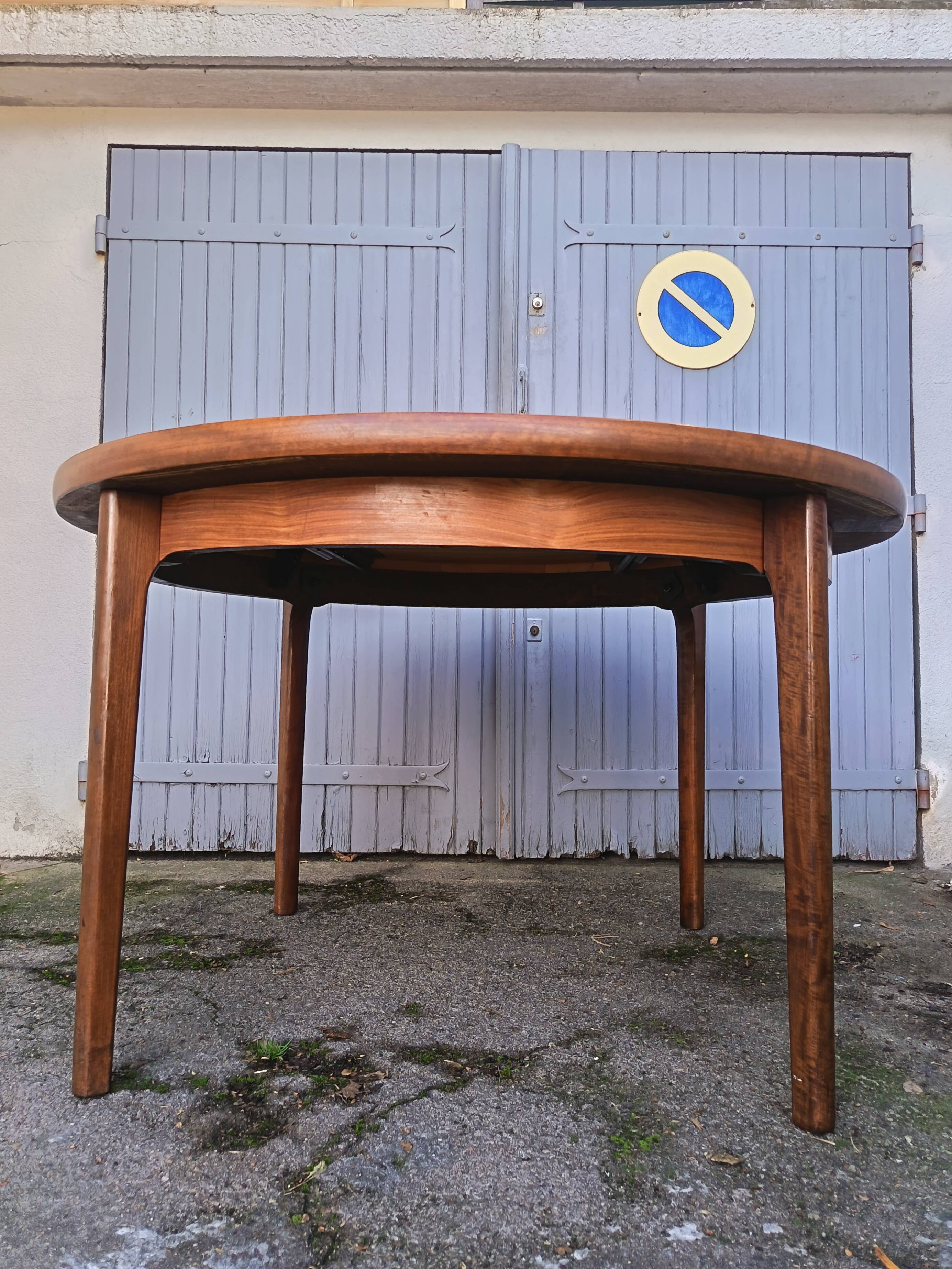 Henning Sorensen extendable dining table in rosewood from the 1960s.