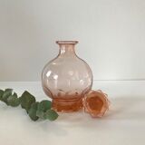 Carafe en verre rose