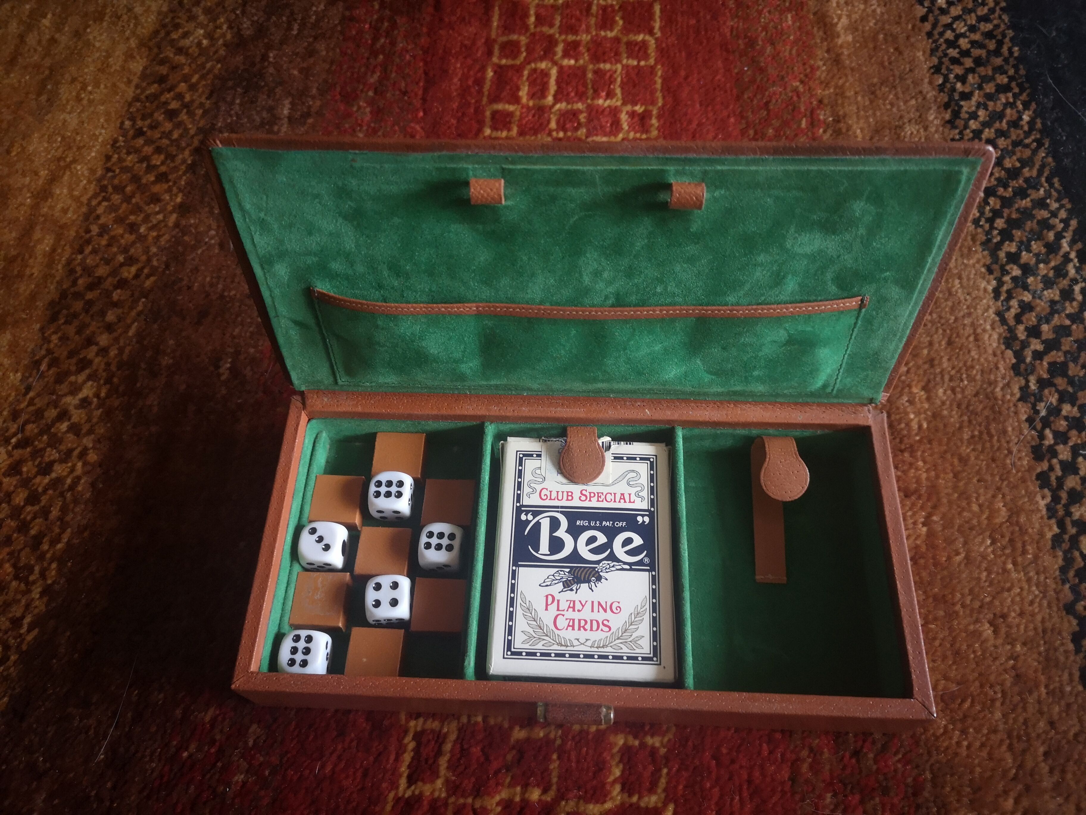 Vintage leather game box from Le Tanneur