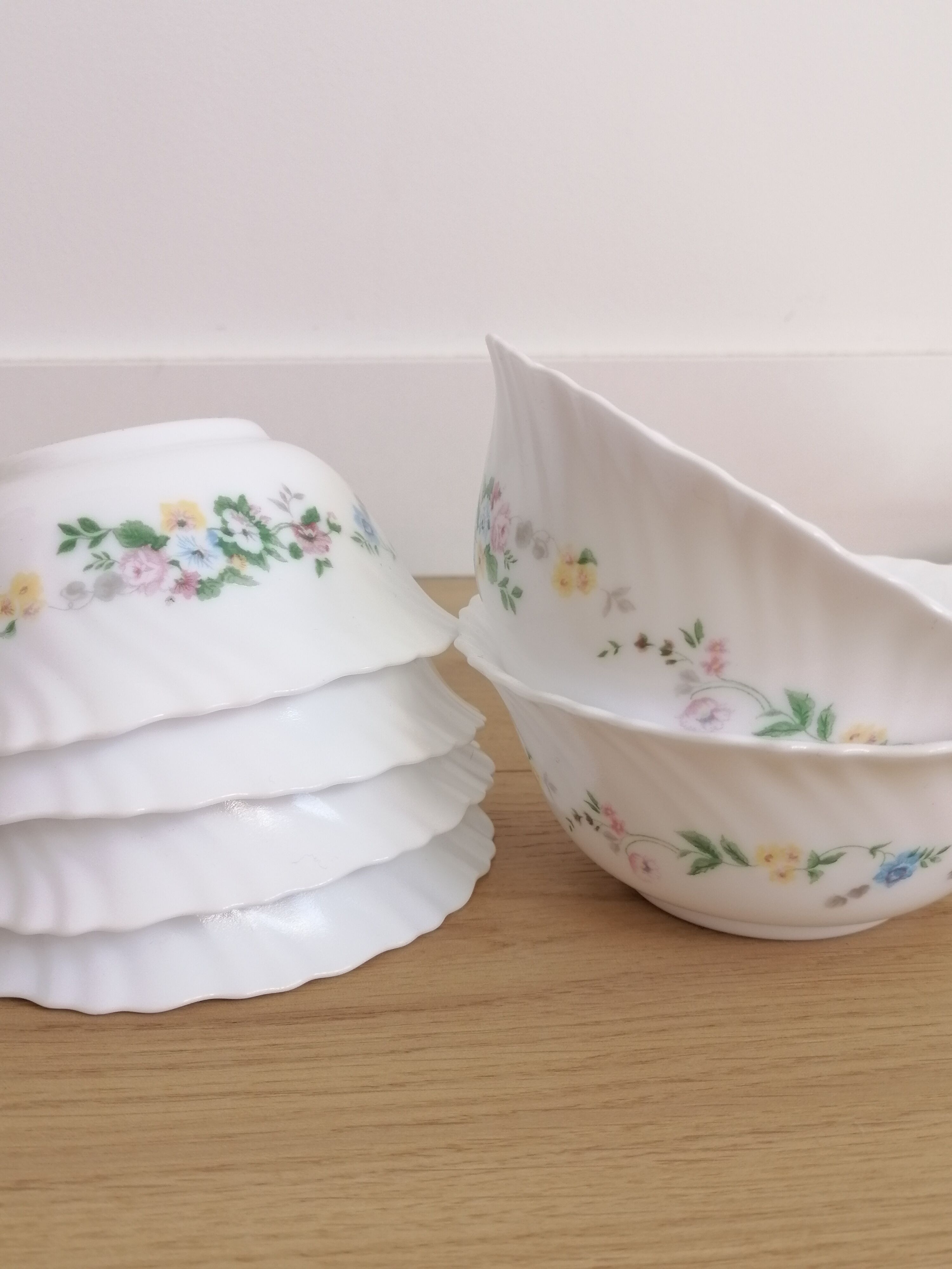 6 Arcopal cups Victoria model