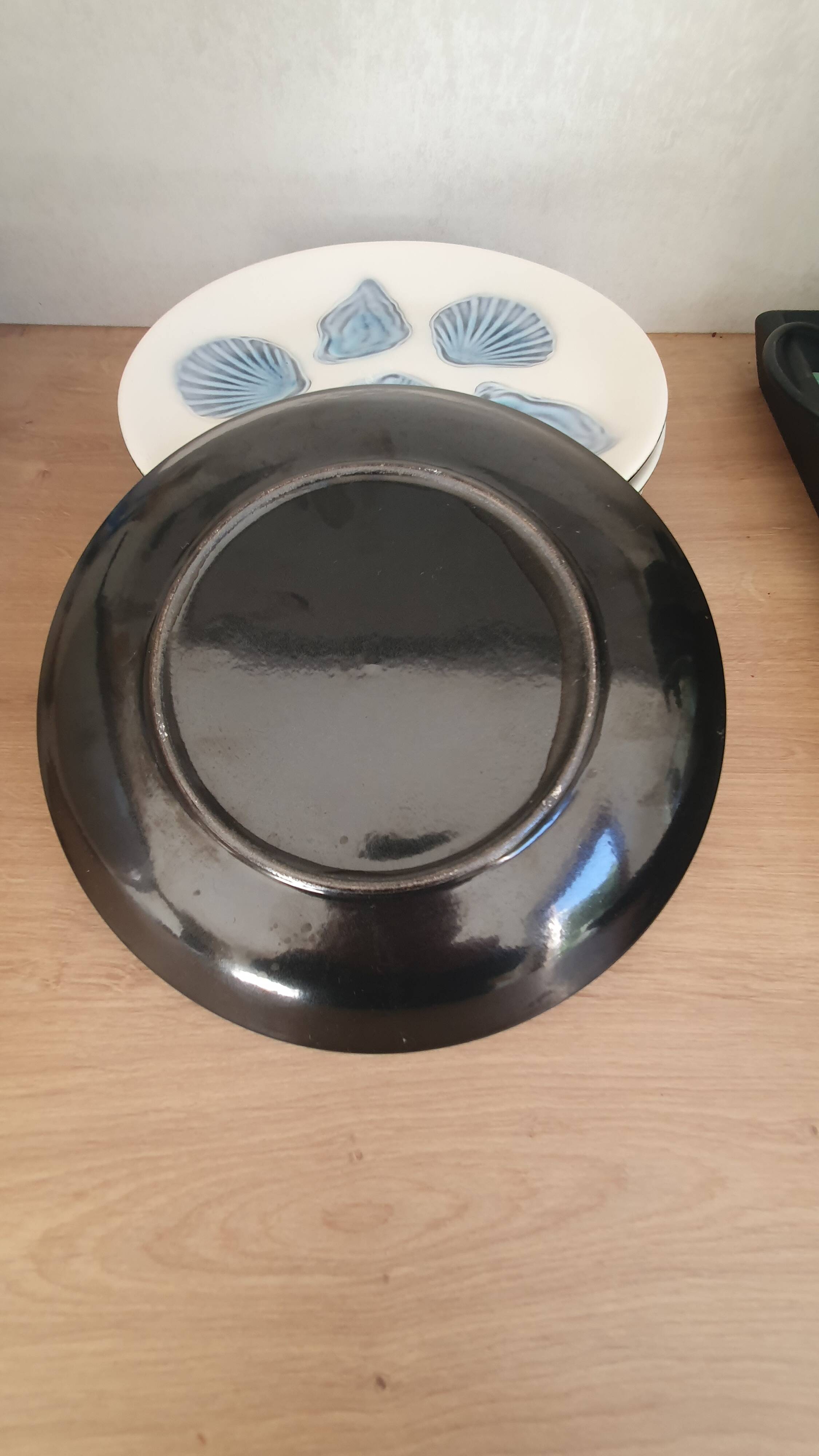 6 ceramic oyster and shell plates