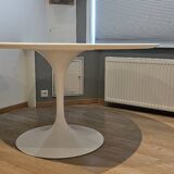 Knoll Saarinen Tulip table 137