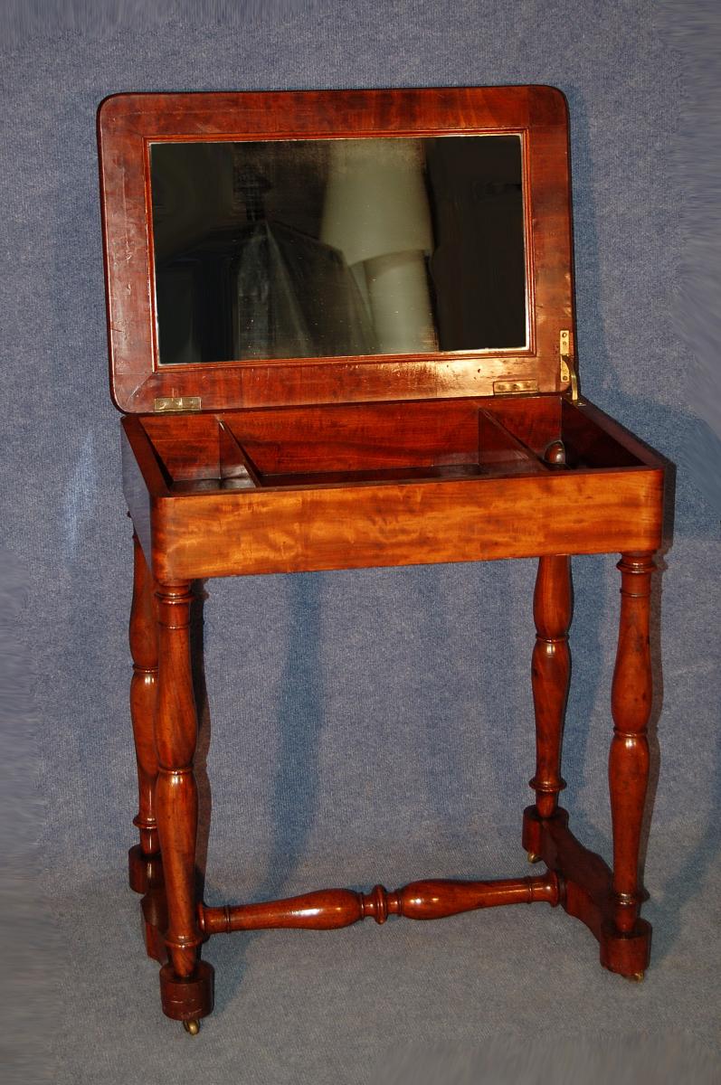 Small table with Jacob legs in mahogany, early 19th century