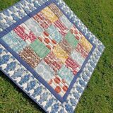 Retro colorful fleece bedspread