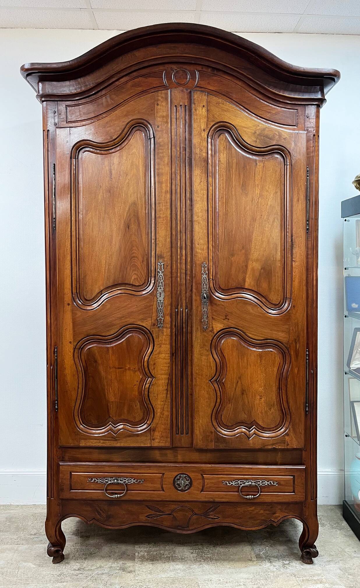 Large Louis XV walnut wardrobe, 19th century
