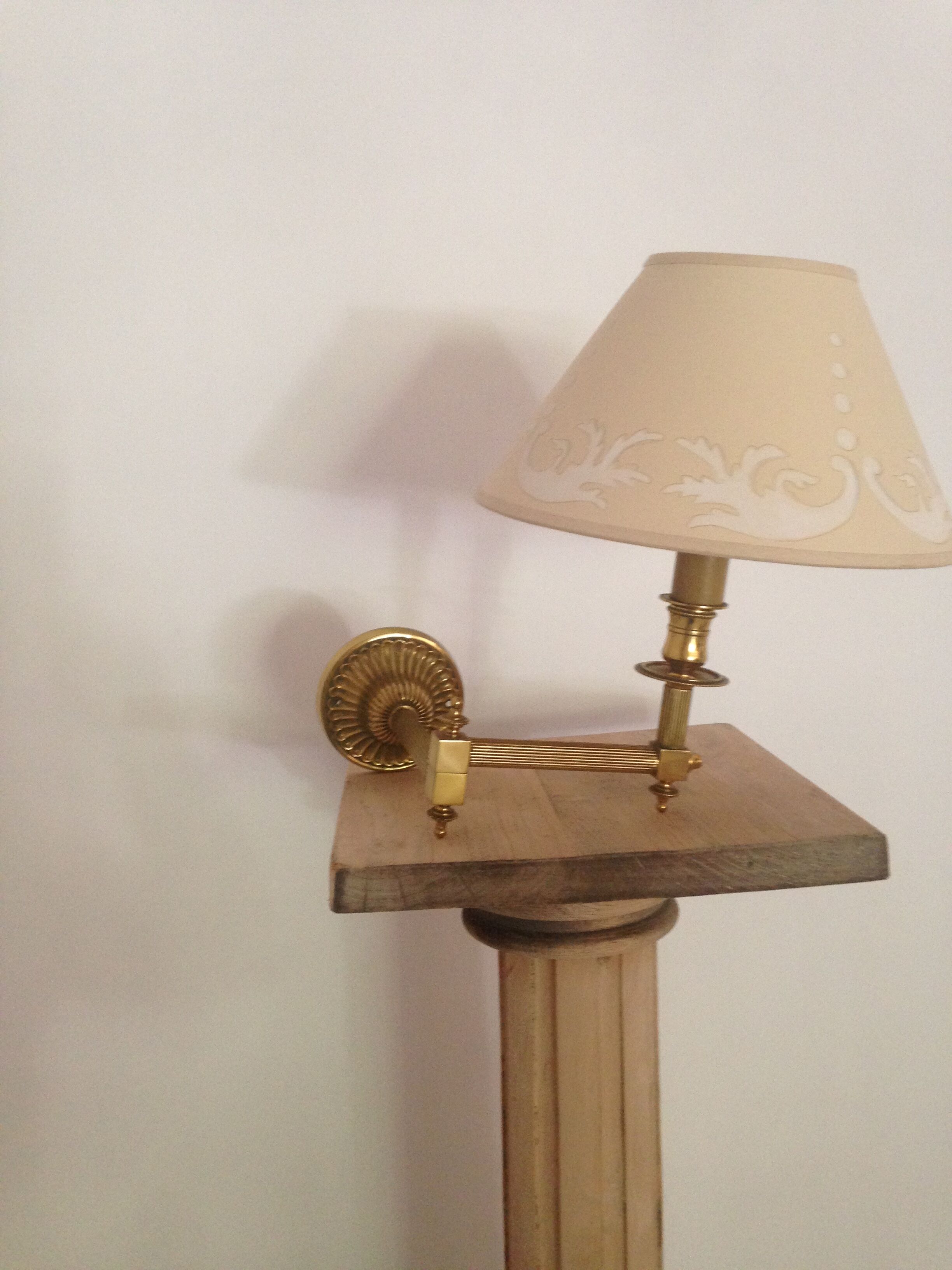 Bronze articulated sconce