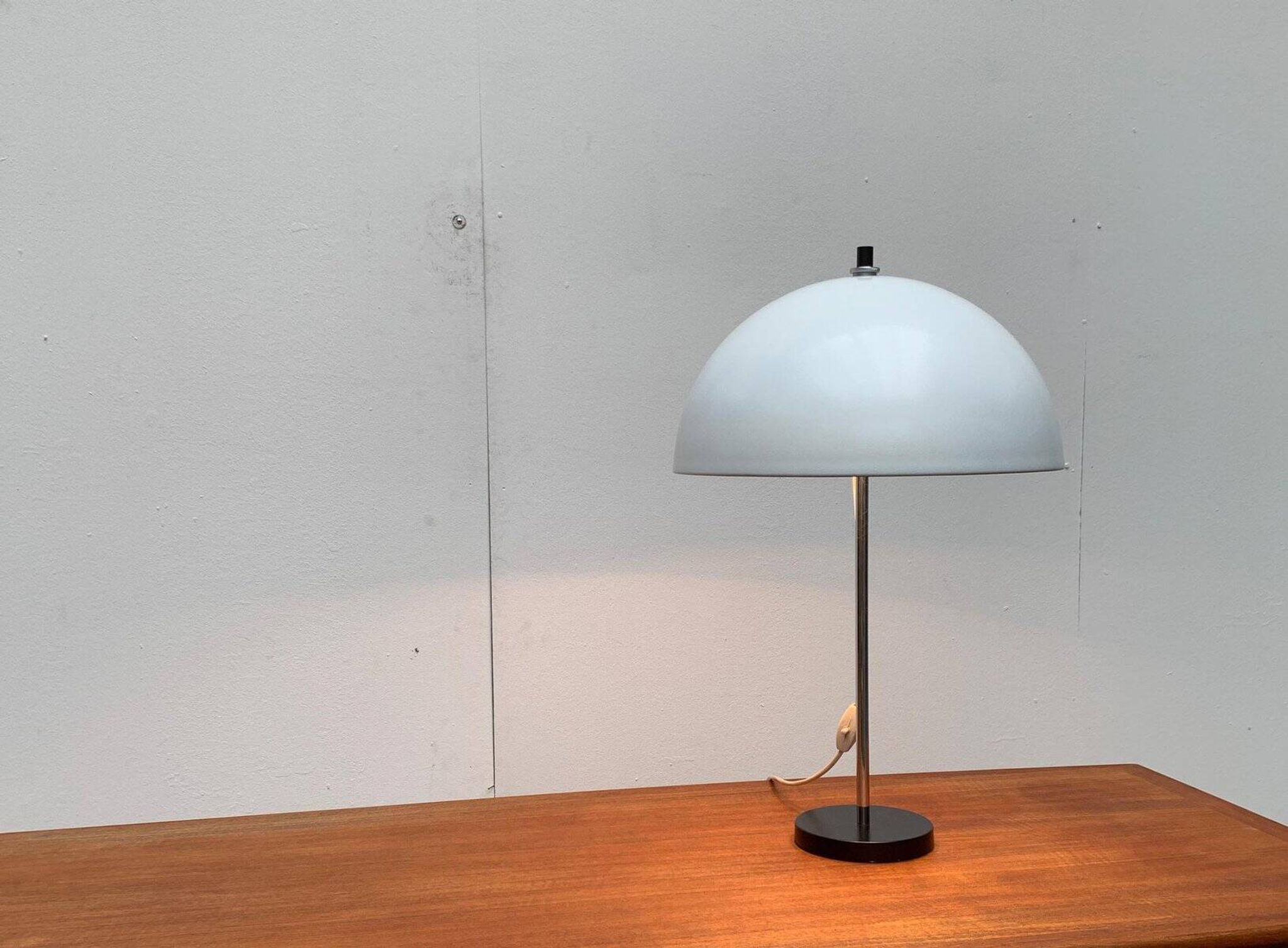 Mid-century minimalist dome table lamp