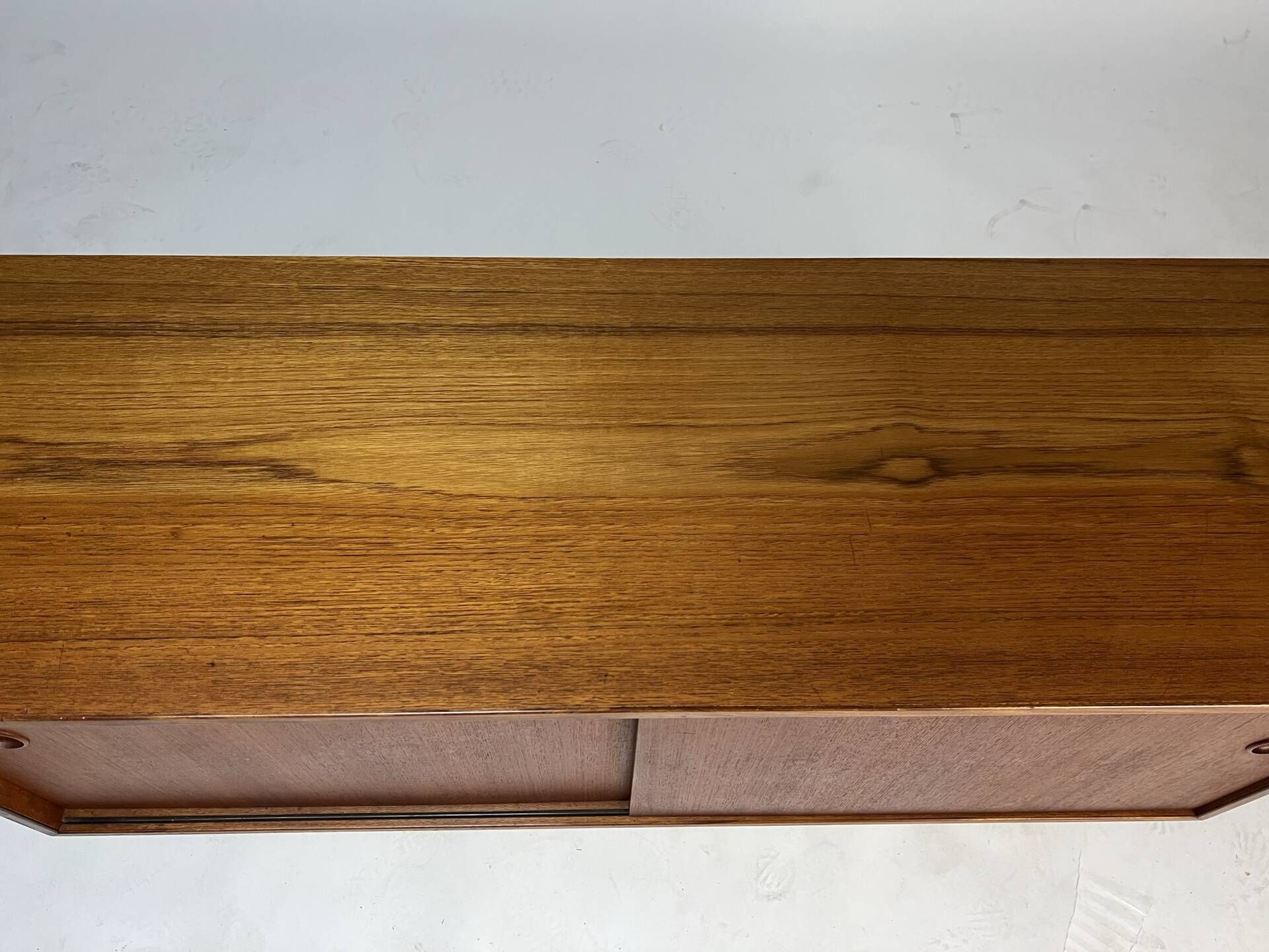 Buffet bas en teck vintage des années 60, style mid-century HiFi.