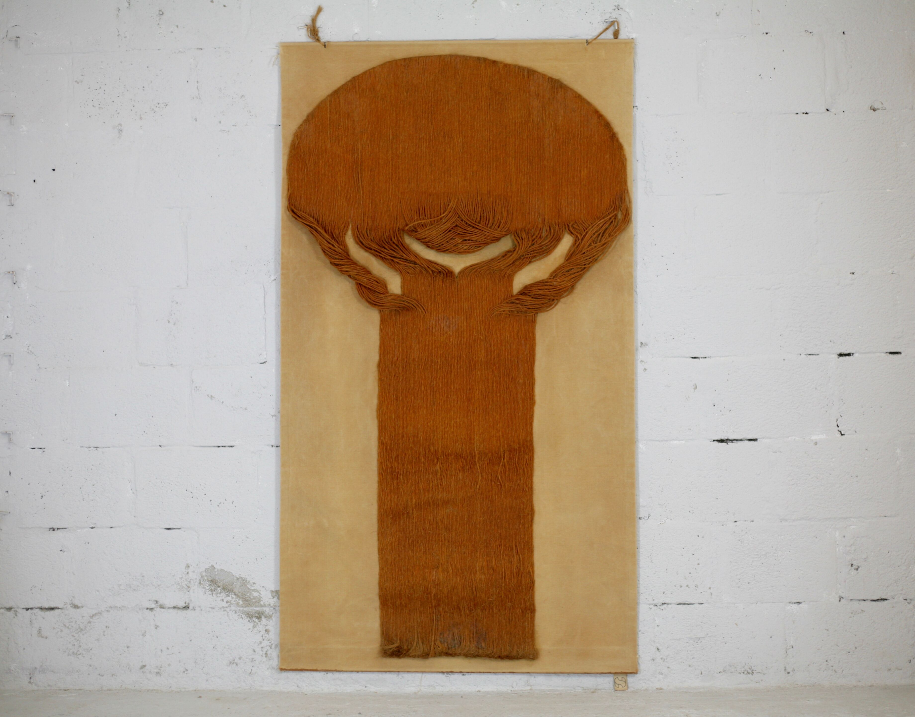 Tapisserie en fibres collées, forme libre, France, circa 1960