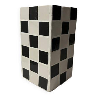 Vase en mosaïque damier