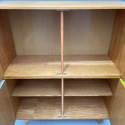 Armoire U-450 en placage de chêne, variante jaune et blanc, Jiří Jiroutek pour Inte
