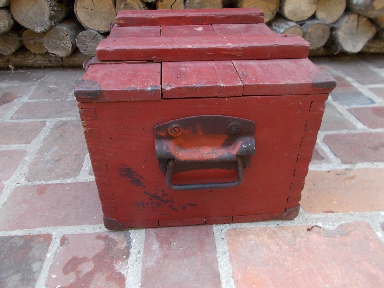 small trunk trunk
