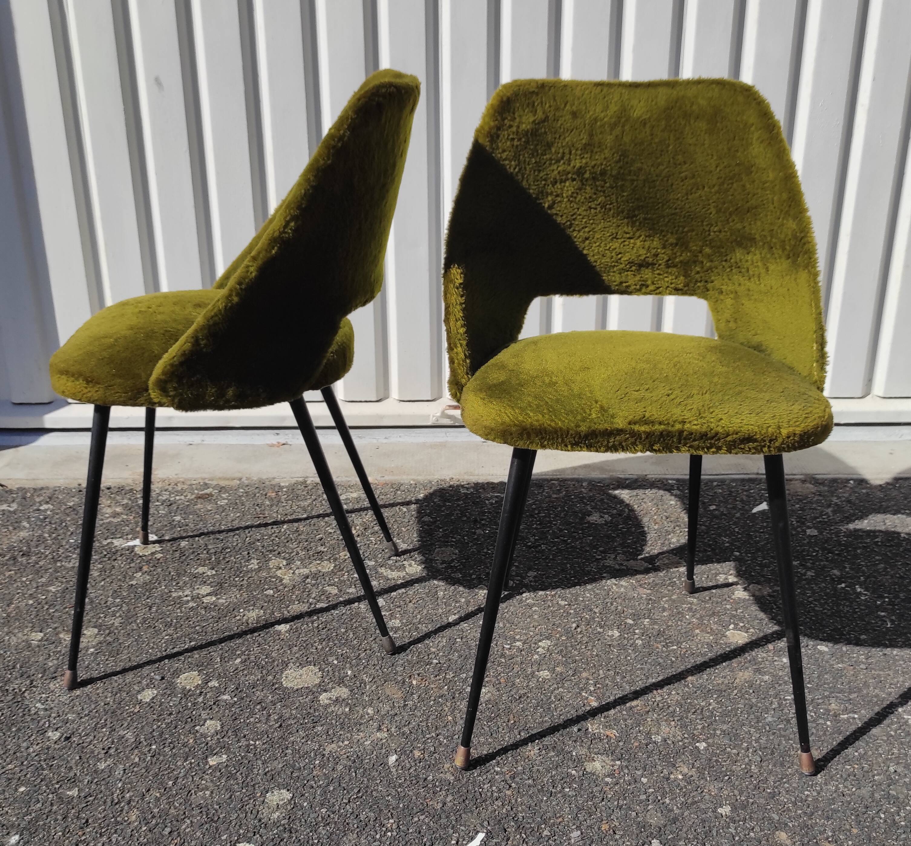 Pair of chairs "barrel" feet compass 60s