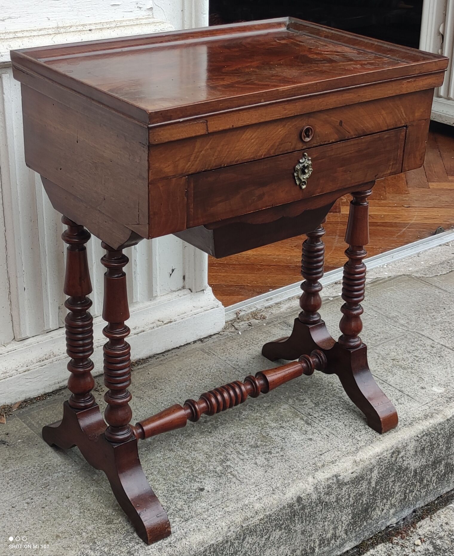 Mahogany worker/19th century