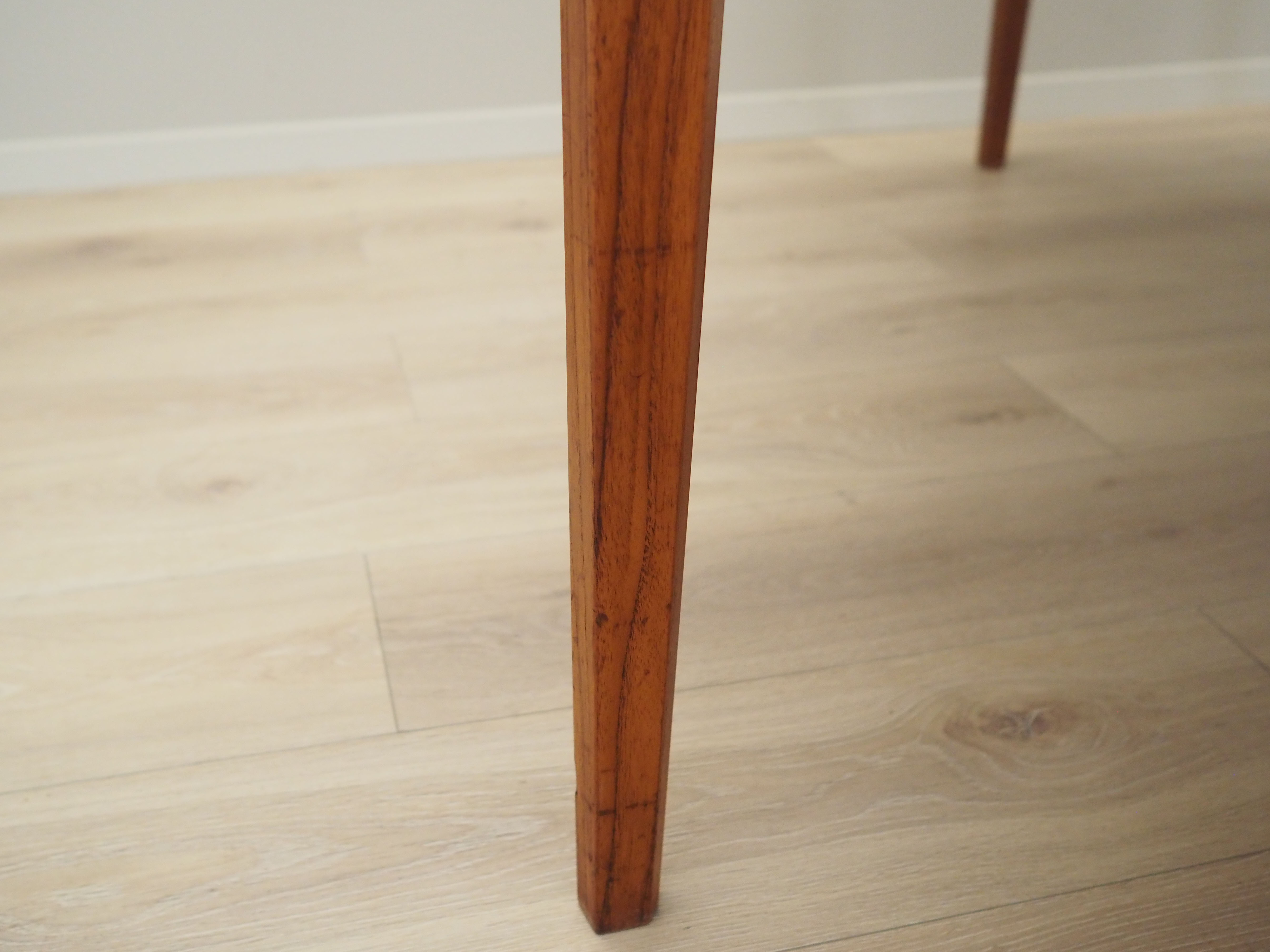 Table en teck, design danois, années 60, fabriquée au Danemark