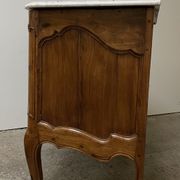 Commode sauteuse en merisier de la fin du  XVIII ème