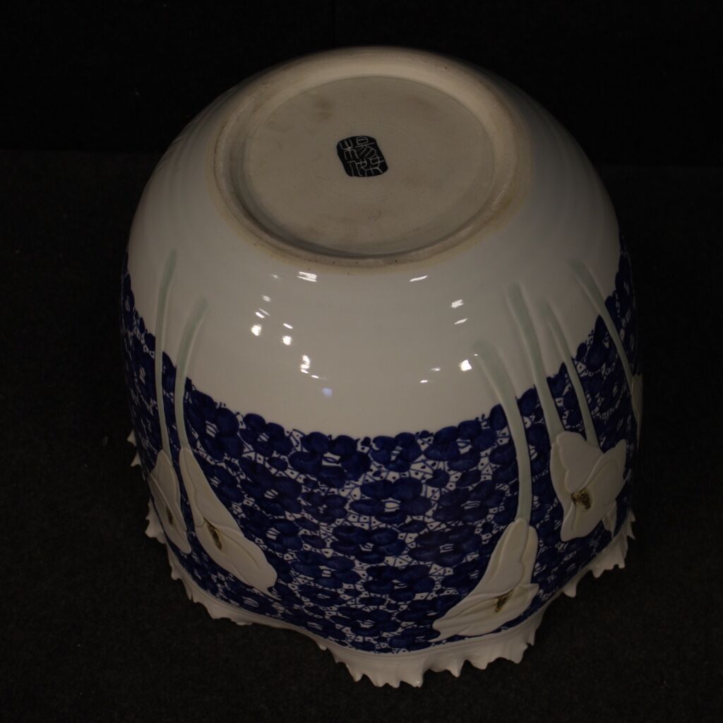 Chinese vase from the early 21st century