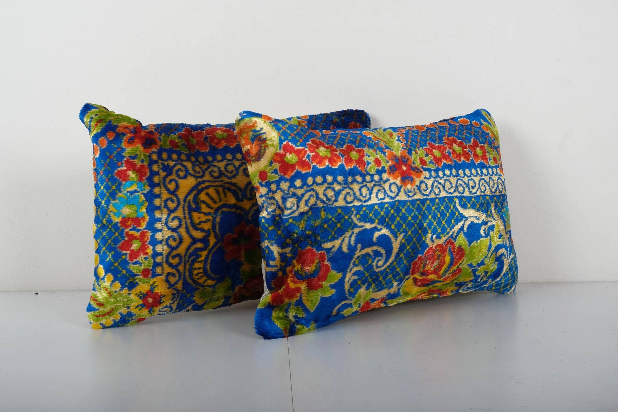 Set of 2 vintage ikat cushion covers 48x30 cm