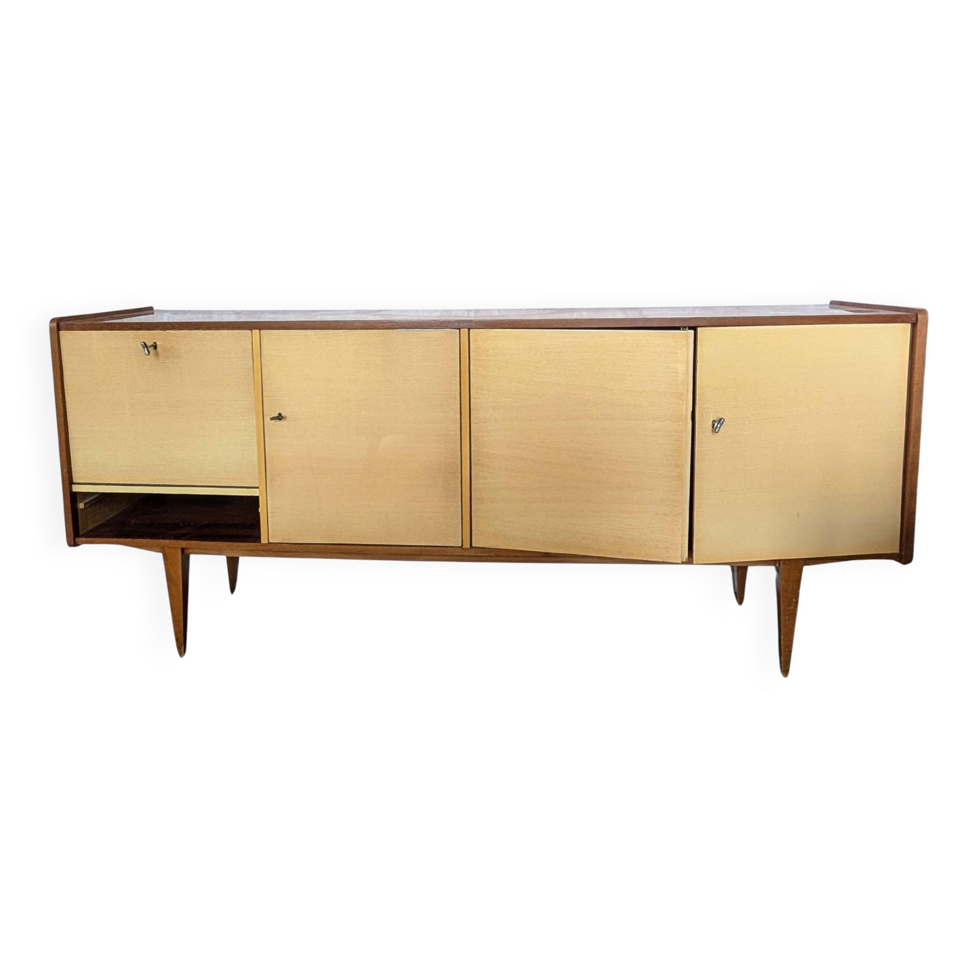 Vintage sideboard from the 50s/60s with tapered legs in a Scandinavian style.