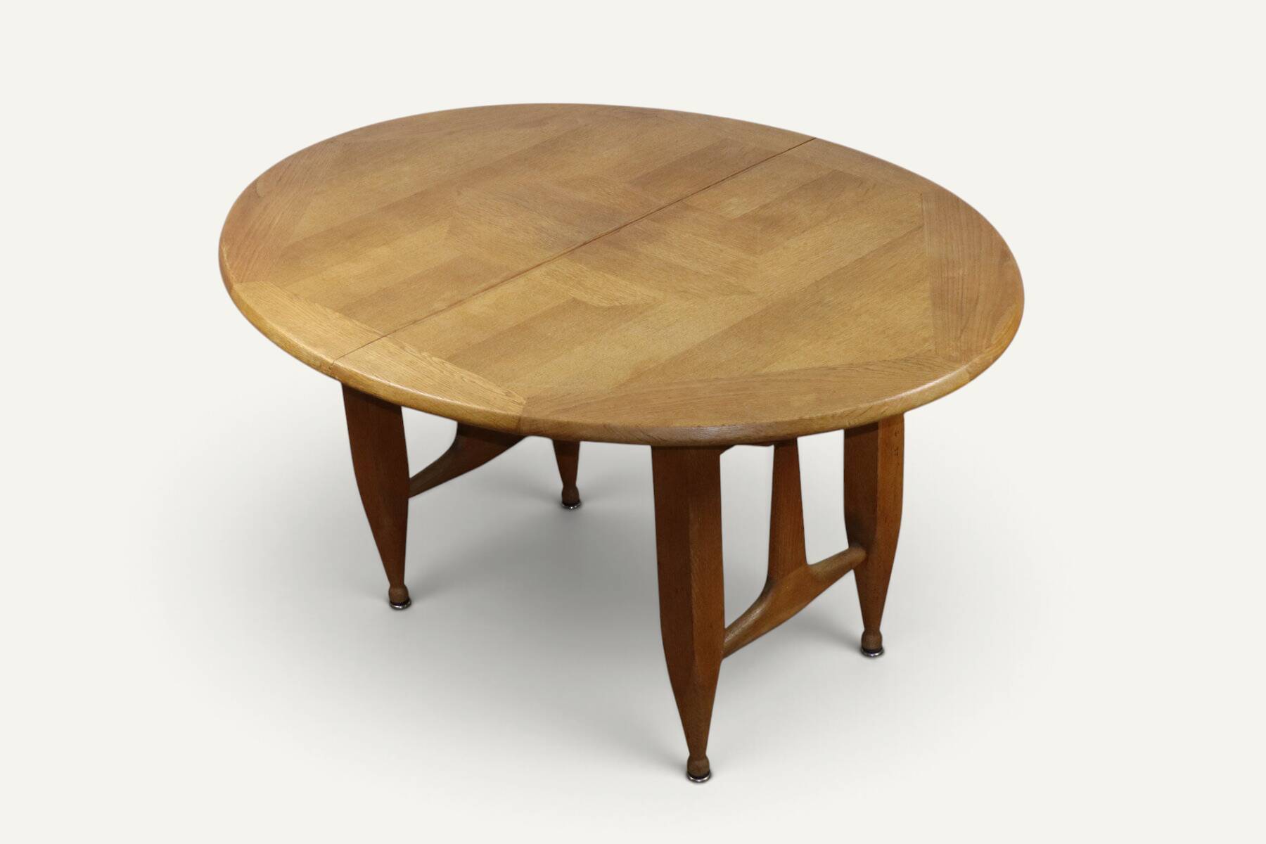 Extendable dining table in oak by Guillerme and Chambron - 1960s