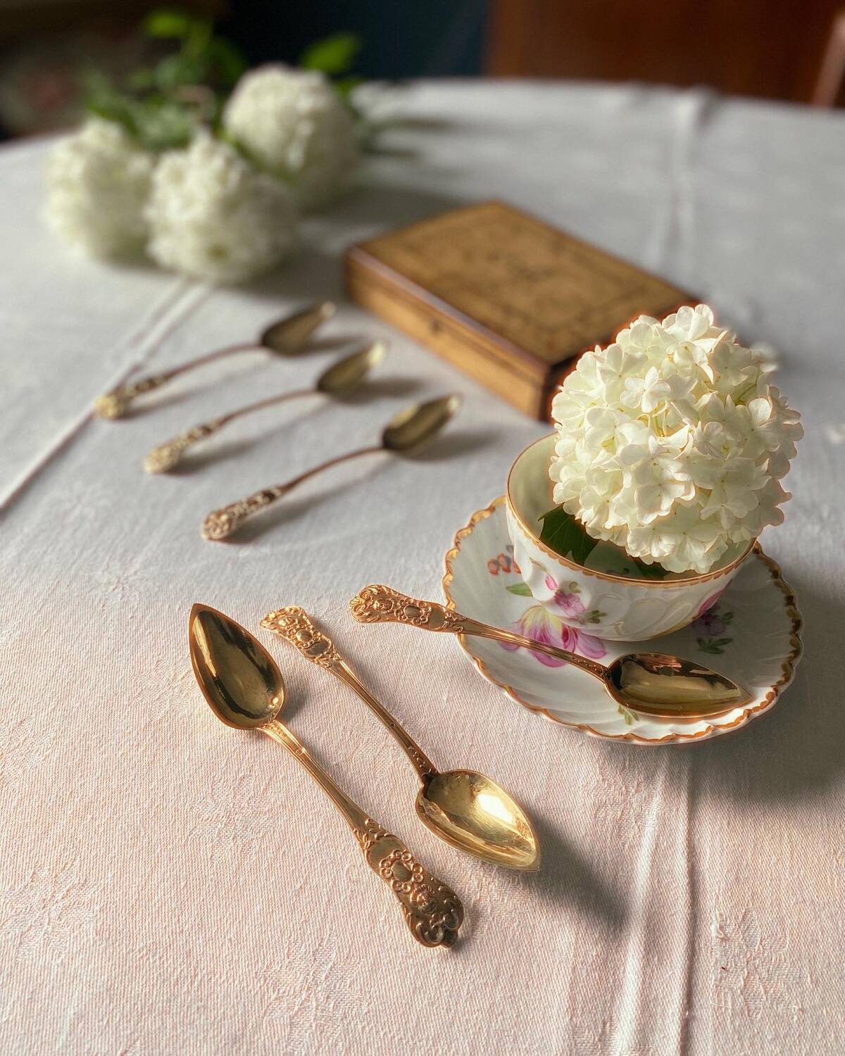 Set of 6 silver-gilt teaspoons, 2nd grade neck brace hallmark, 14 cm, in its box, late 19th century. Early 20th century