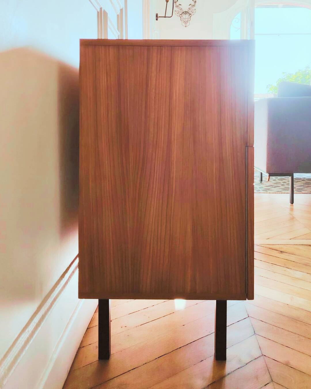 Renovated vintage modernist enfilade, 1950s-60s.