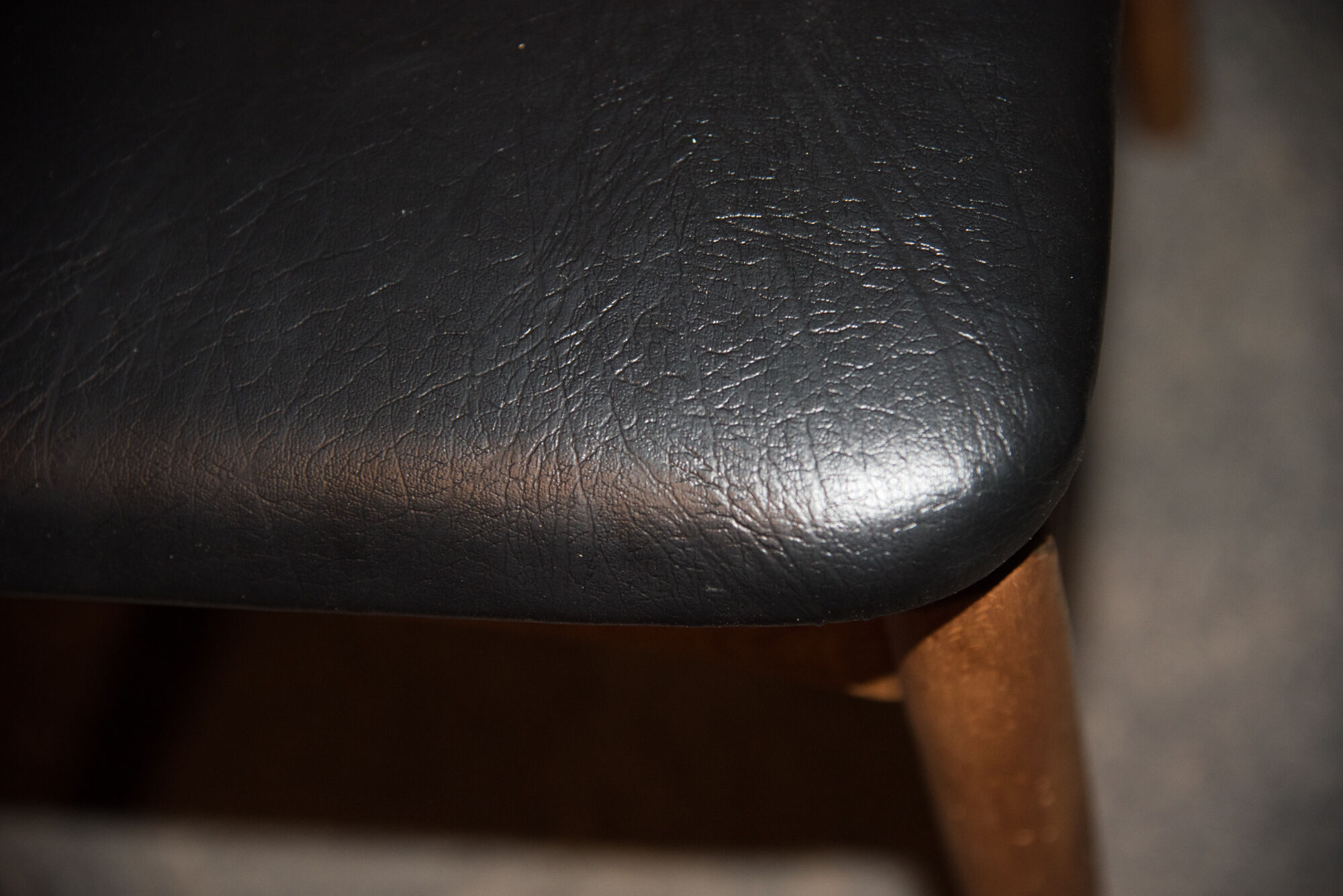 Series of 4 Scandinavian chairs 50/60s