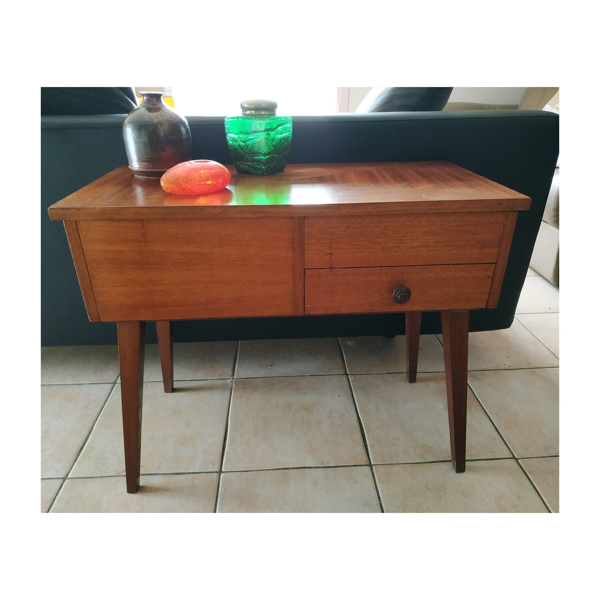 Furniture with work design compass feet