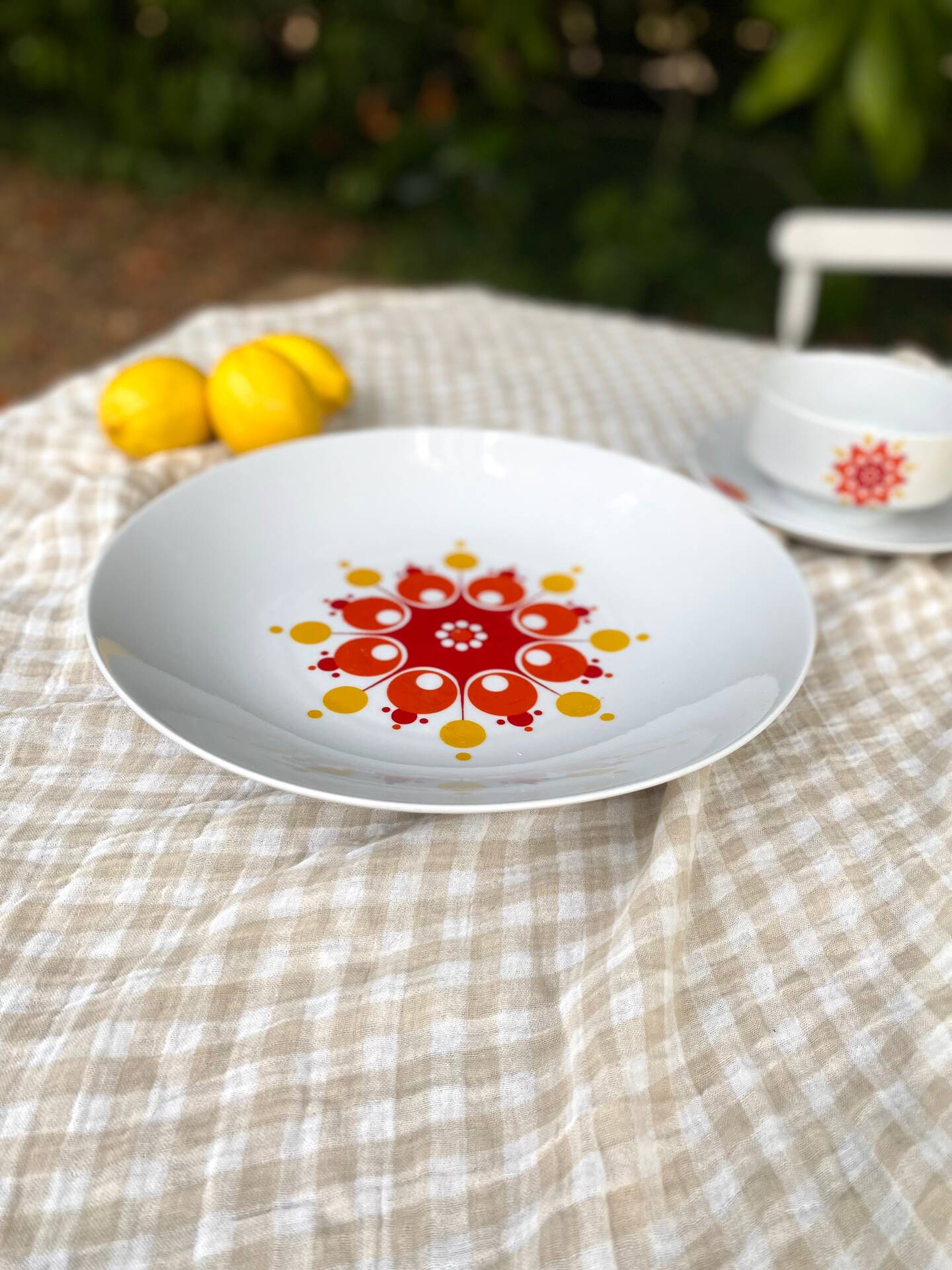 Hollow round plate duo and gravy boat in Winterling porcelain, 1970.