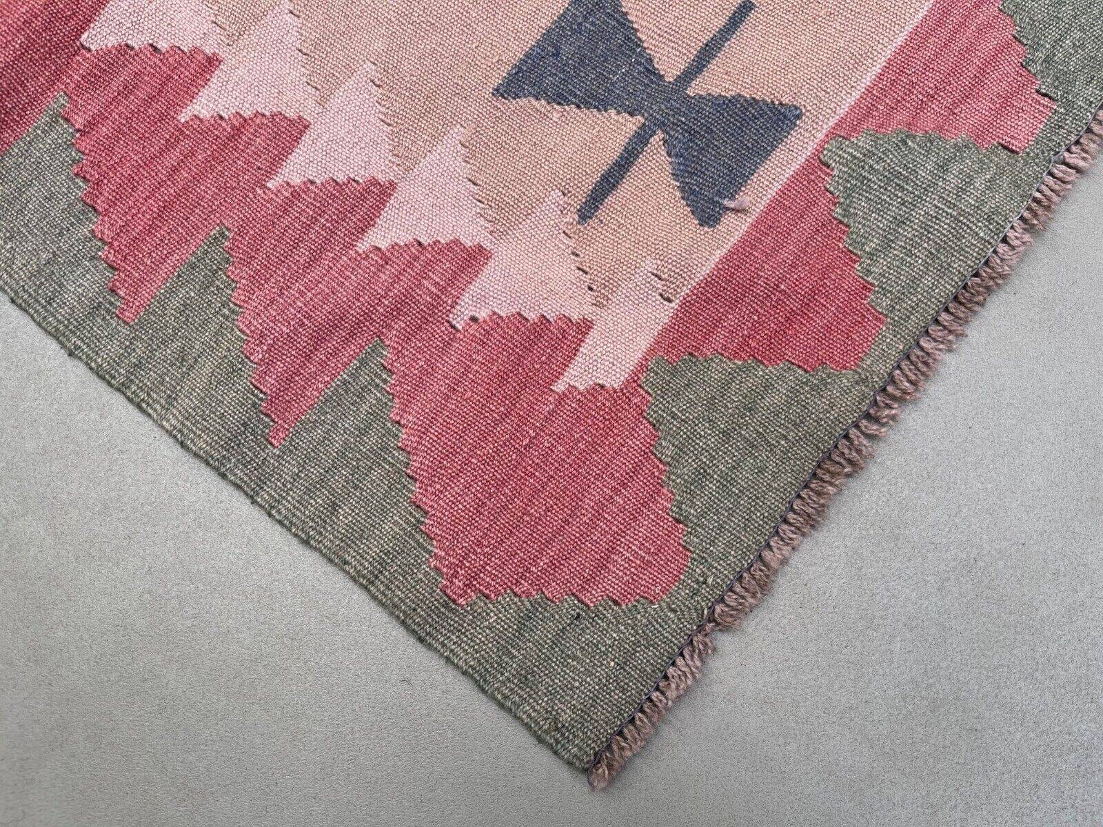 Tapis kilim turc vintage 170x117 cm en laine kelim moyen