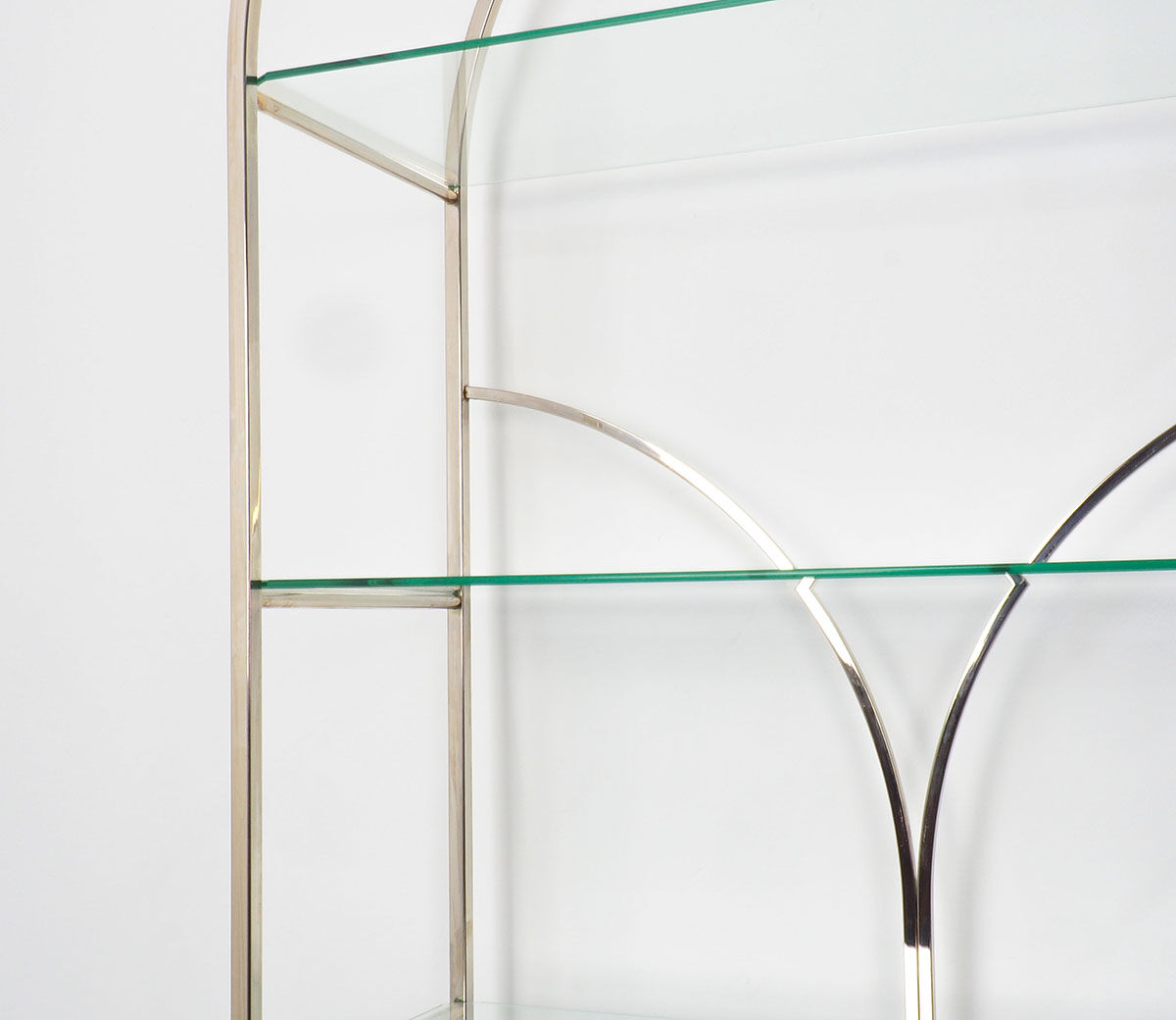 Hollywood regency style brass and glass showcase, 1970's